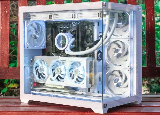 5700X - 32GB - RTX 9060XT