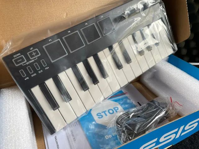 Alesis VMINI USB-MIDI Controller