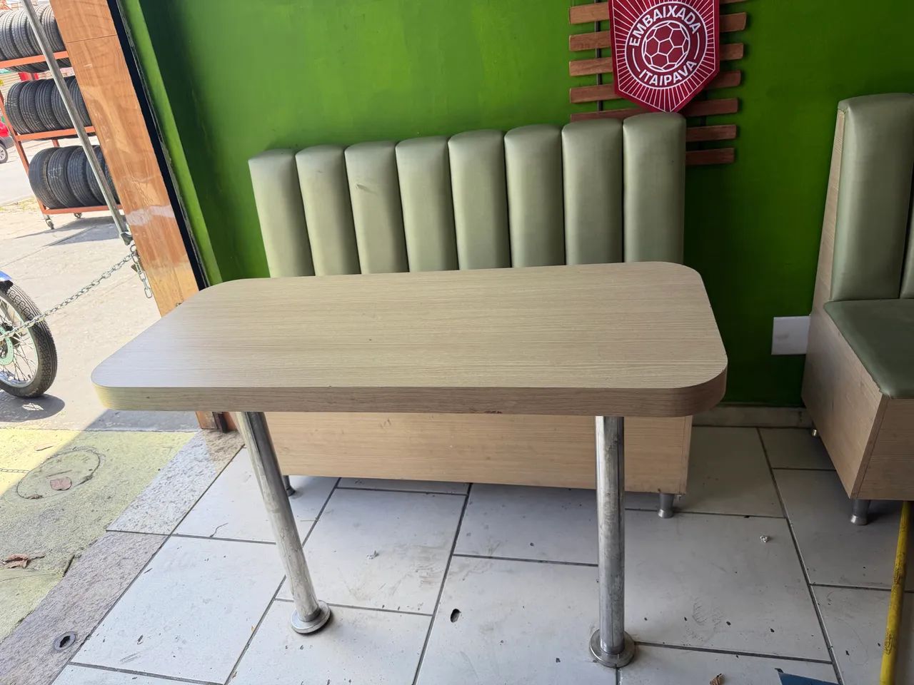 Vendo bancos Booths com mesa - Foto 5