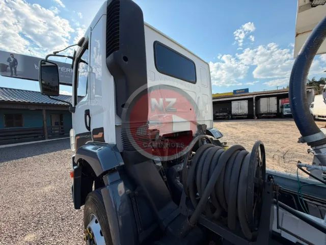 VW CONSTELLATION 31.330 2014 6X4  - Foto 4