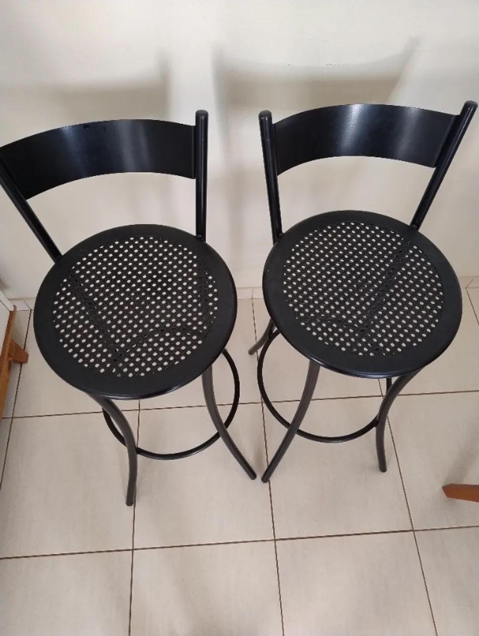 3 banquetas pretas, ótimo estado - Foto 2