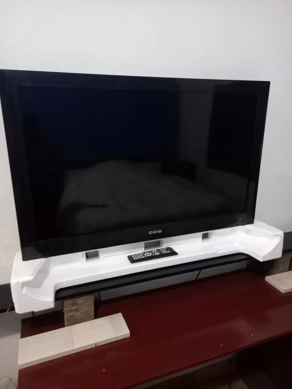 TV CCE LCD 39" ÚNICO DONO