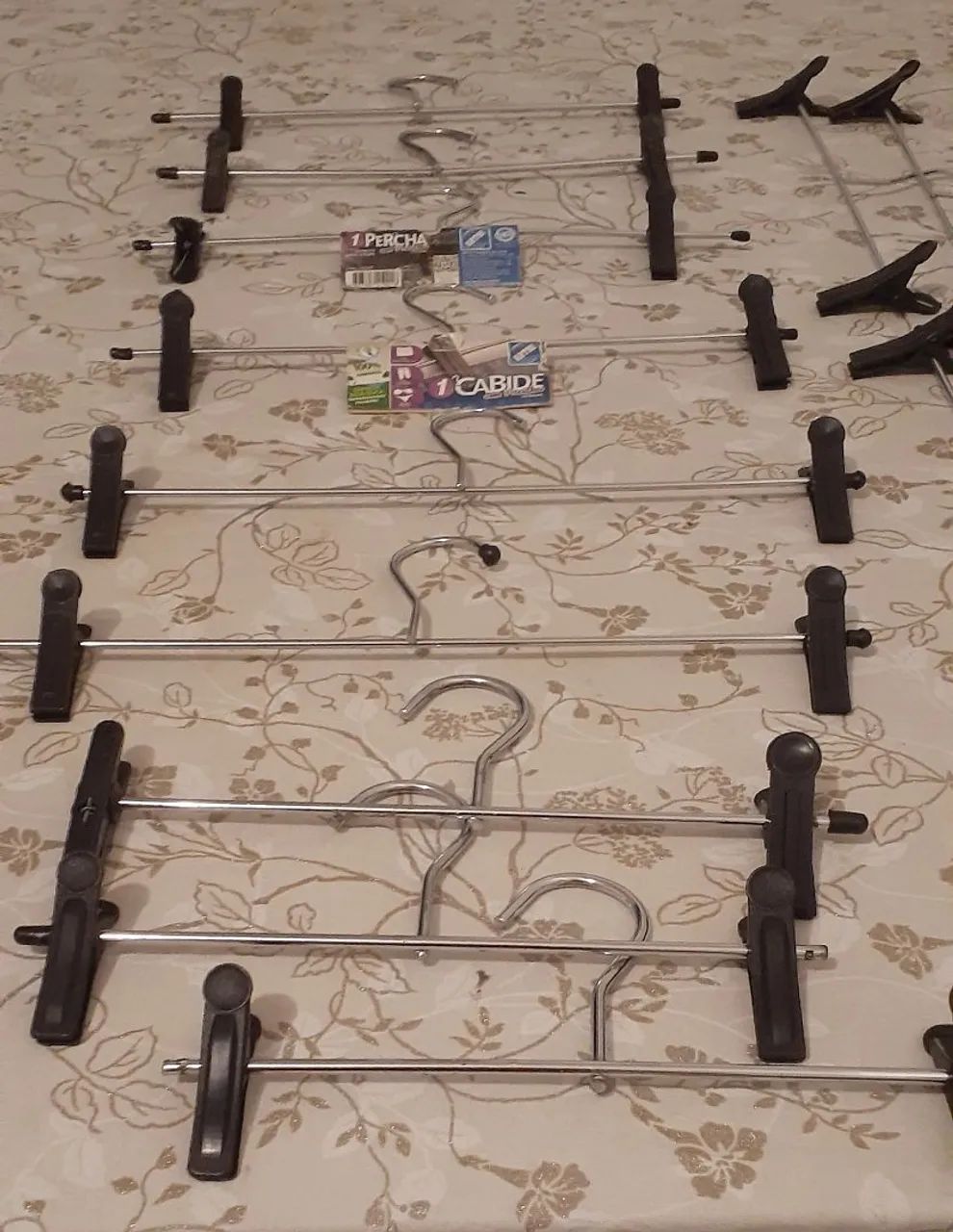 Cabides em Metal Cromado com Presilhas São 13 CABIDES. - Foto 3