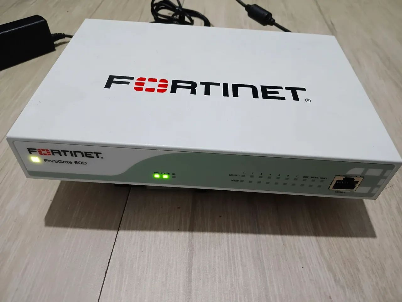 Firewall Fortinet FortiGate 60D (FG-60D) - Ótimo Estado