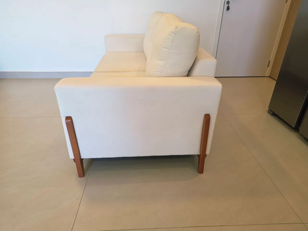 Lindo Sofá de Linho - Off white - Madeira maciça - Foto 3