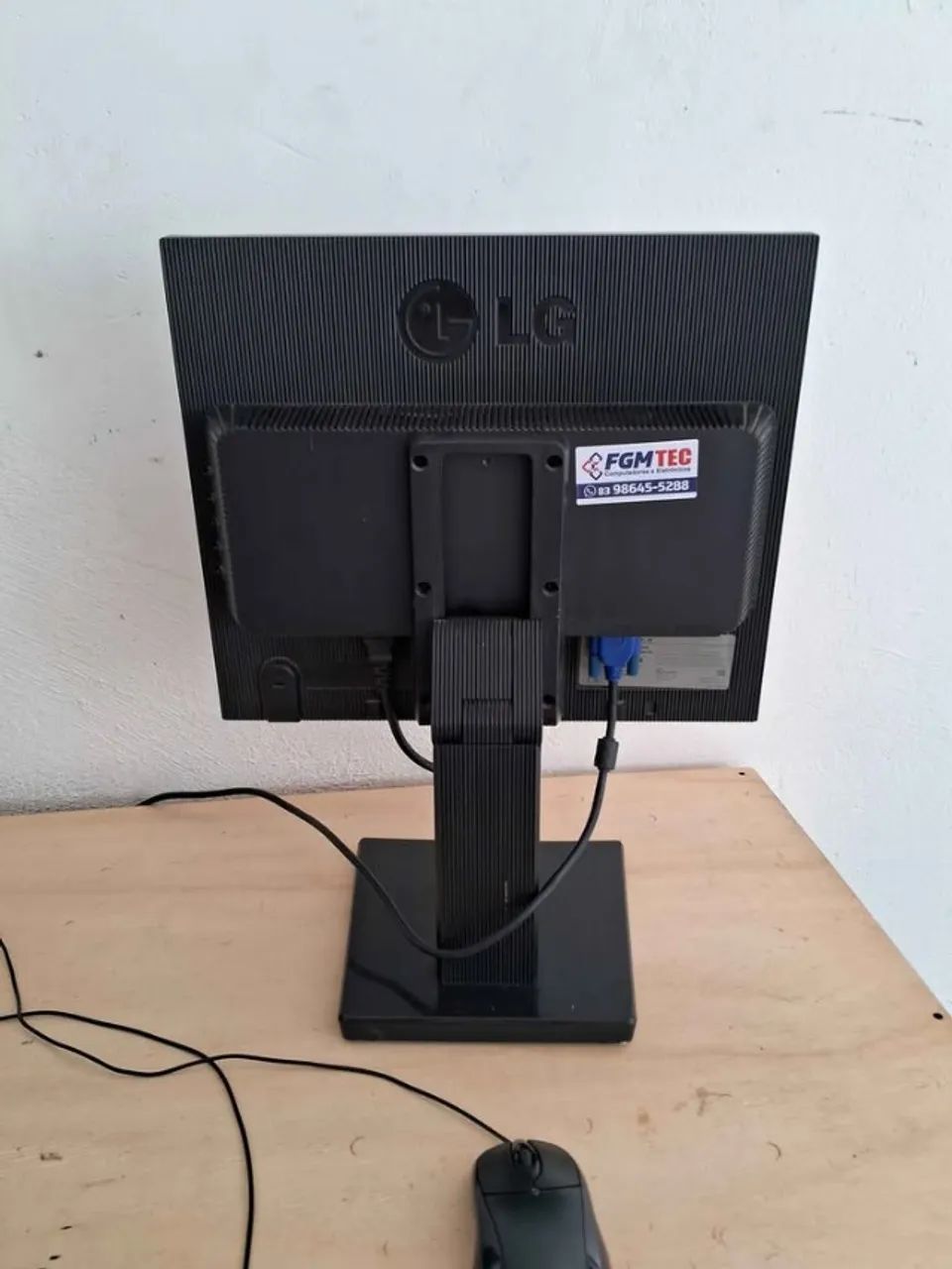 Monitor LG 15 polegada com regulagem de altura. - Foto 4