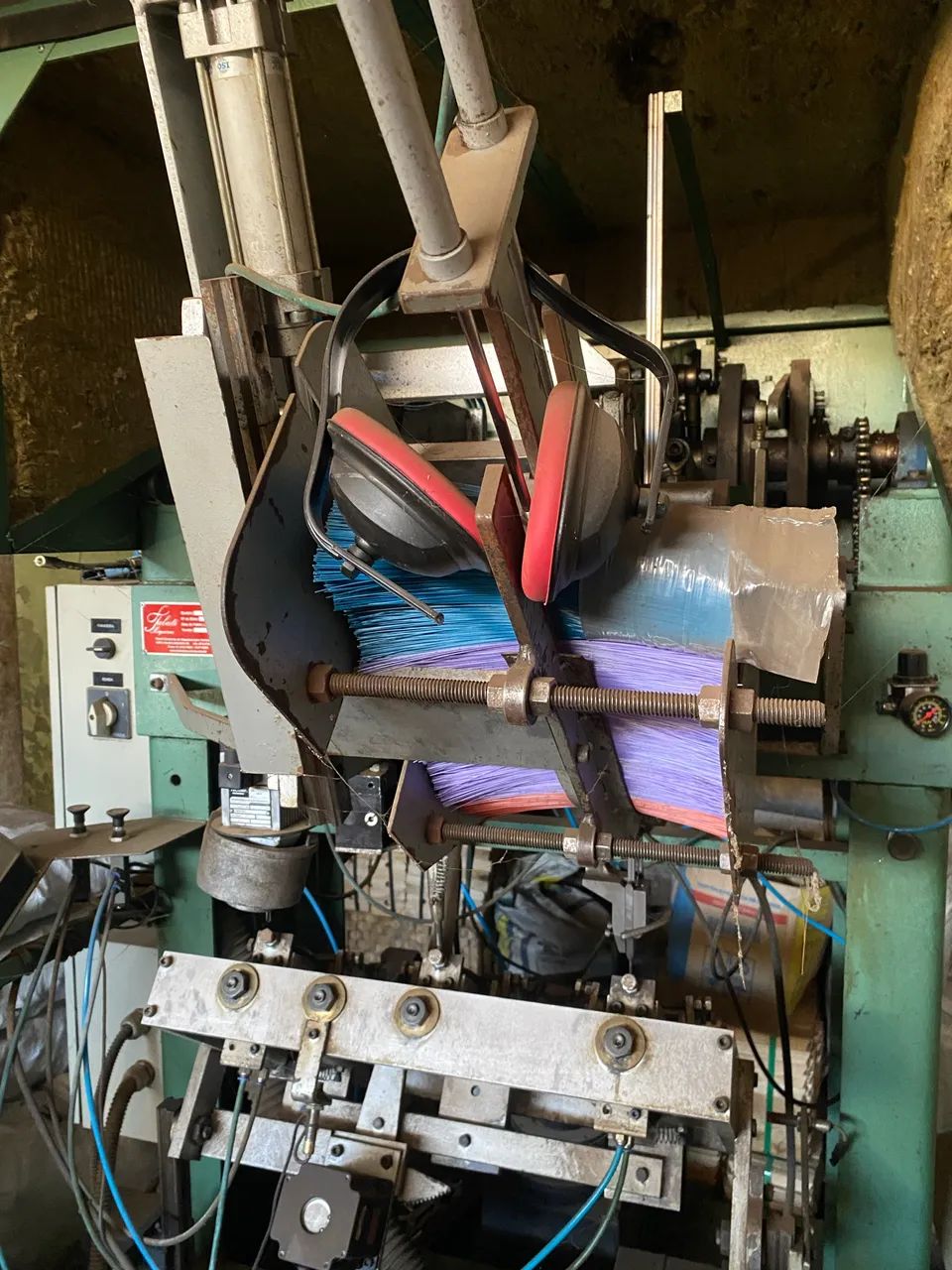Máquina tufadeira automática para vassouras - Foto 5