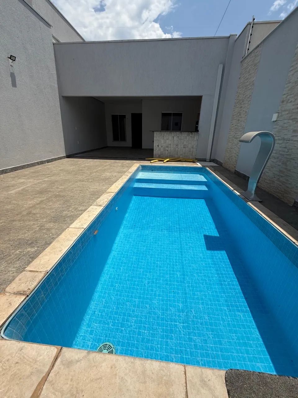 VENDE-SE CASA  BAIRRO PARAÍSO 