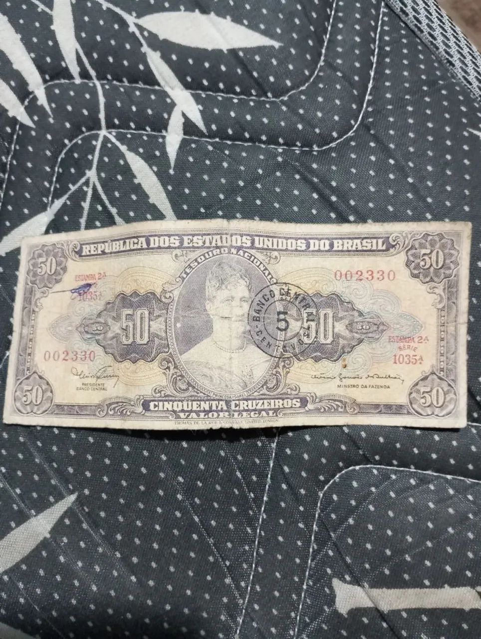 Vendo cedulas antigas de dinheiro
