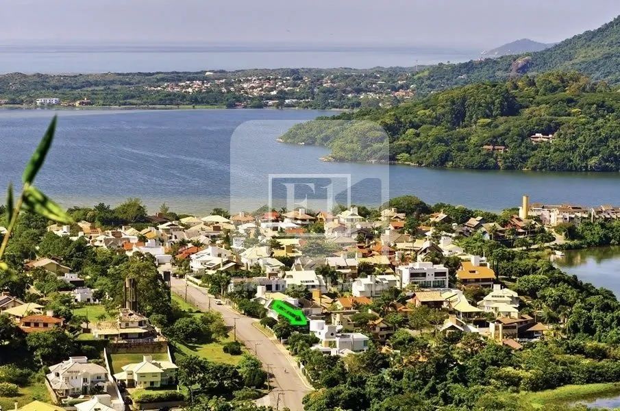 Casa de 5 dormitórios na Lagoa da Conceição