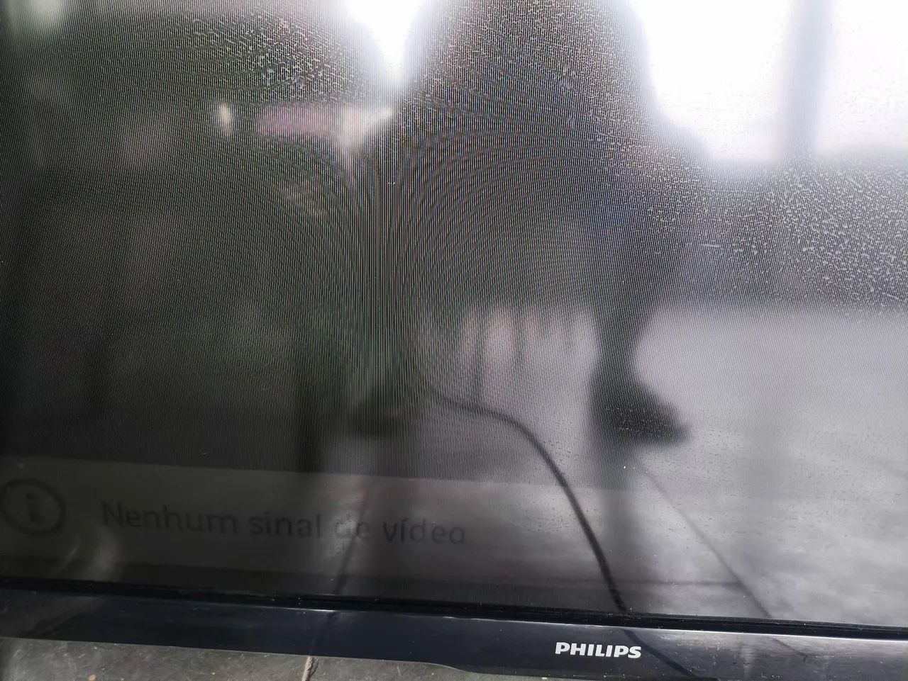 Vendo tv LCD Philips 47 polegadas ( tá sem som, ler o anúncio)  - Foto 4
