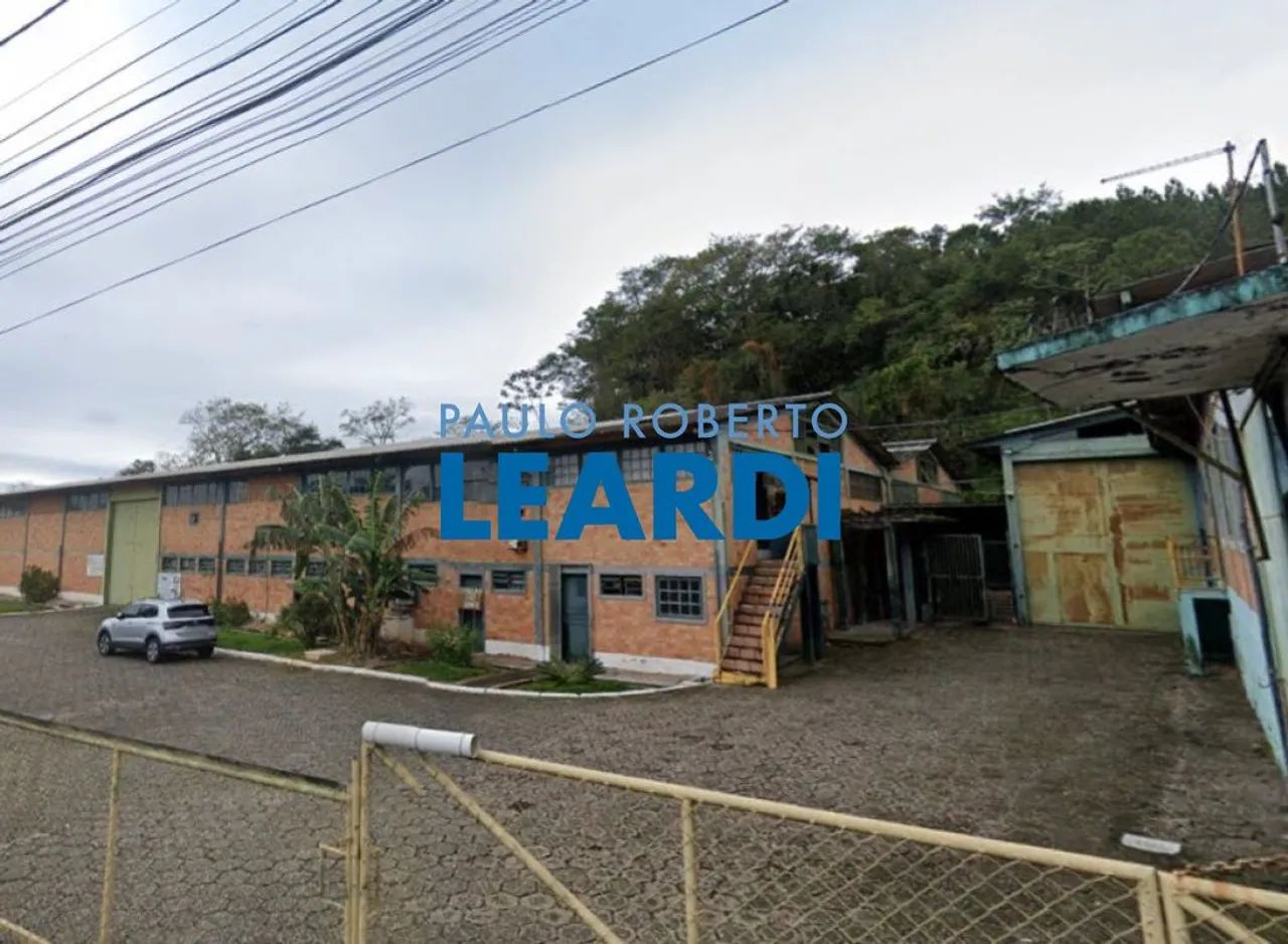 GALPÃO - FUNDOS - SC