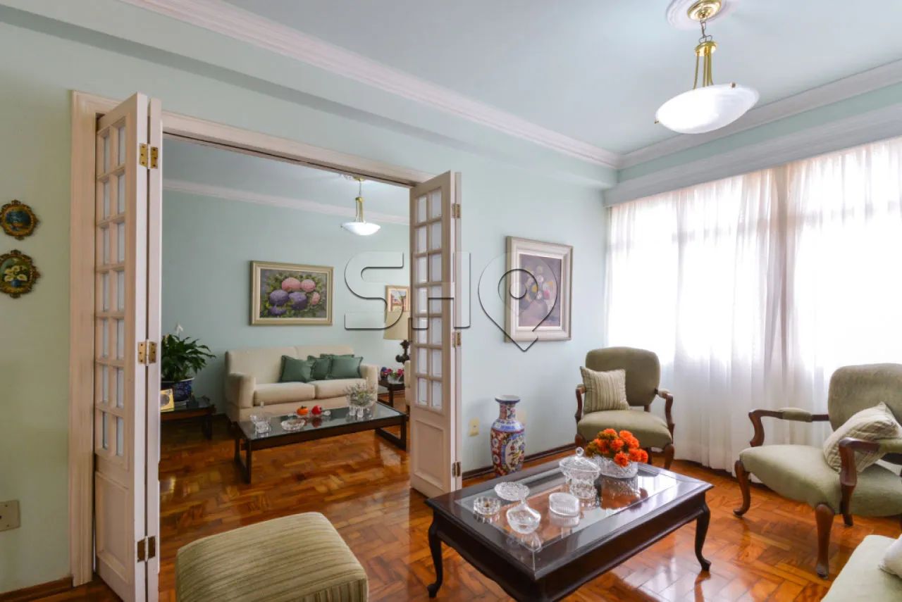 Apartamento na Aclimação com 2 dormitórios