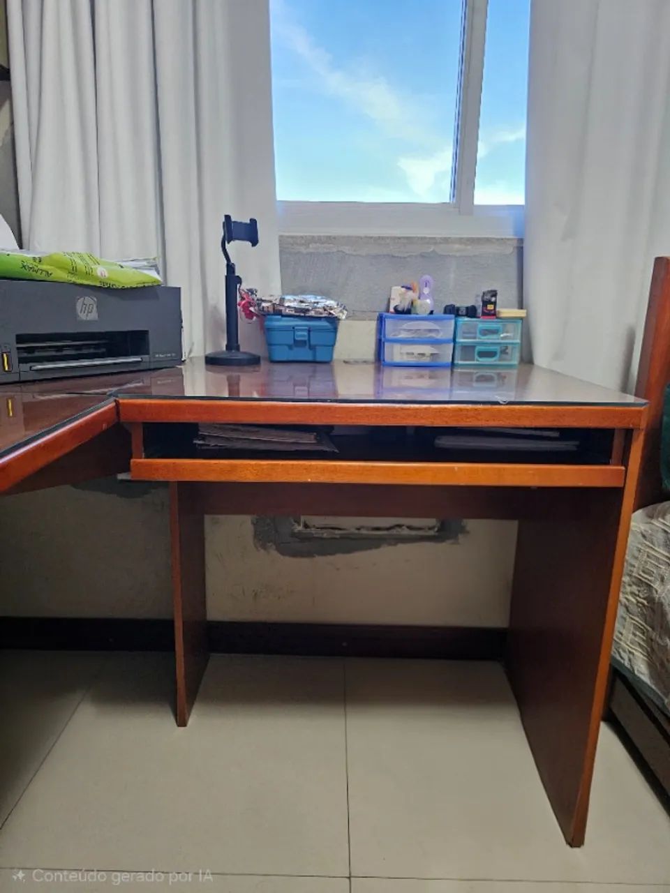 Mesa de escritório com tampo de vidro - Foto 3