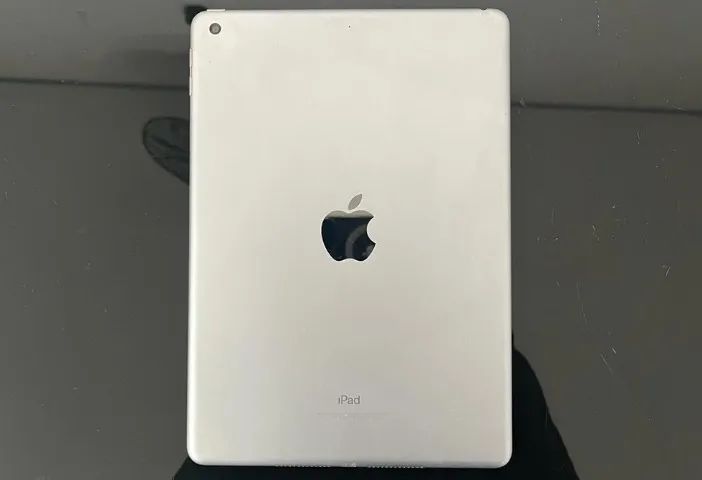 Ipad 5a Geração - 128gb - MP2H2LL/A - Cinza - Foto 2