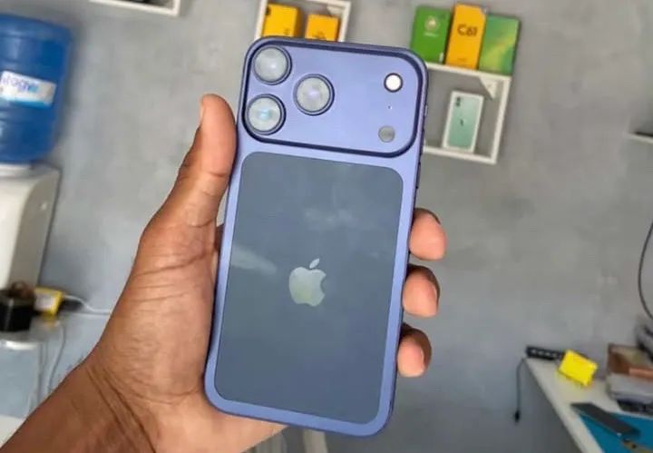 iPhone XR no 17 Pro