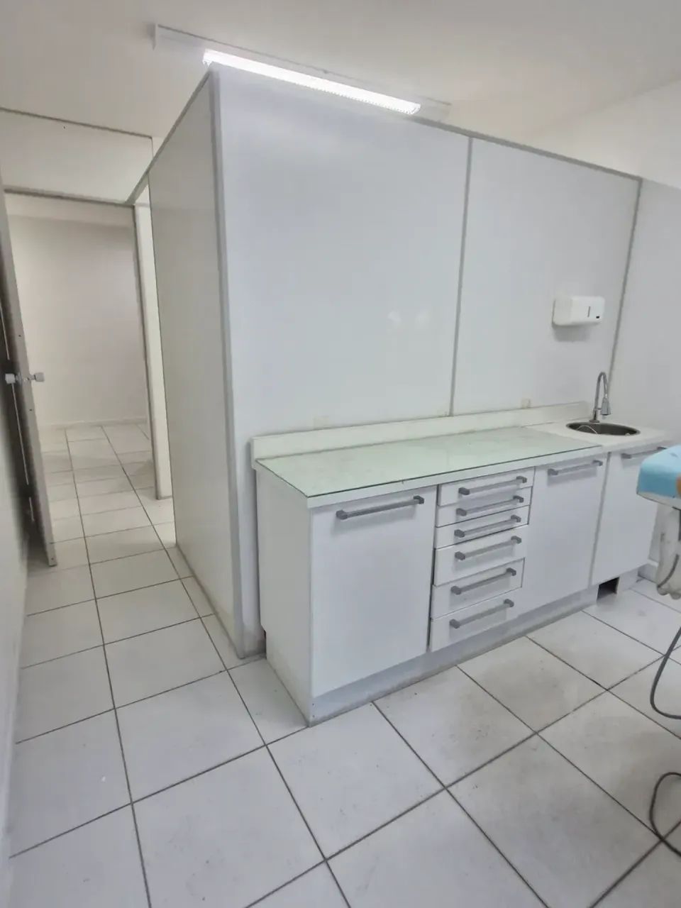 OPORTUNIDADE!!!  Sala ou Consultório, 30 m, divisórias, banheiro, Janelão, cortina, 2 Spli - Foto 5