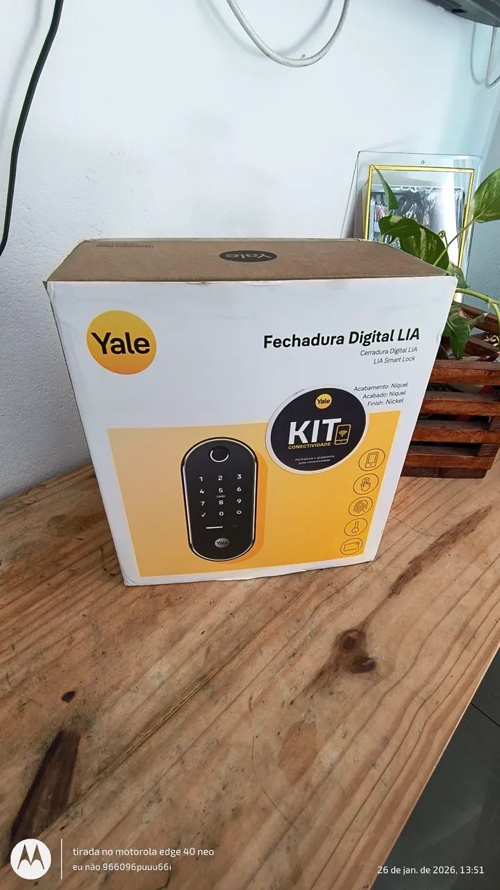 Fechadura digital yale 