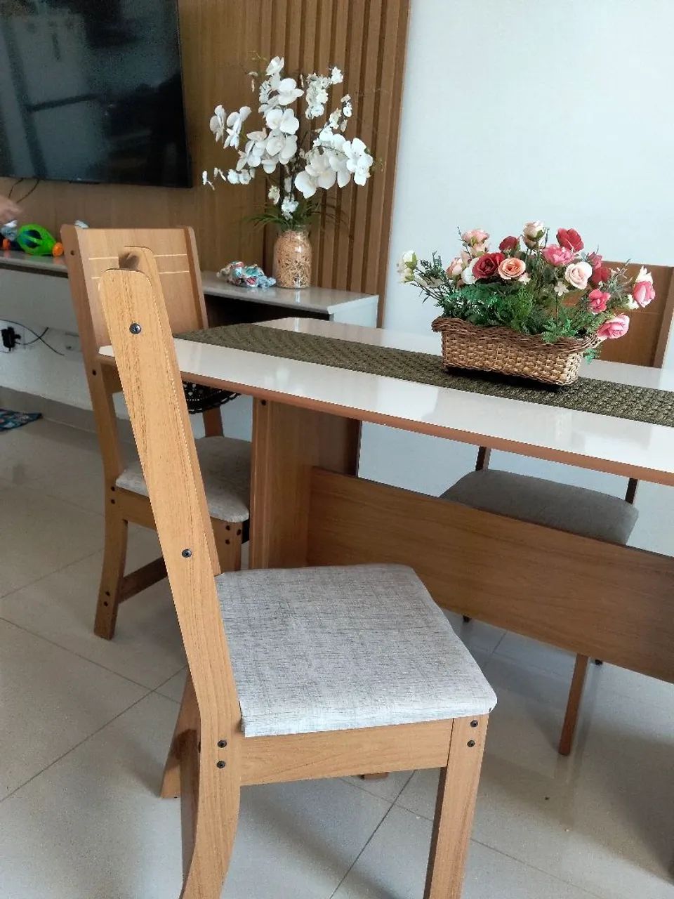 Mesa com 6 cadeiras - Foto 4