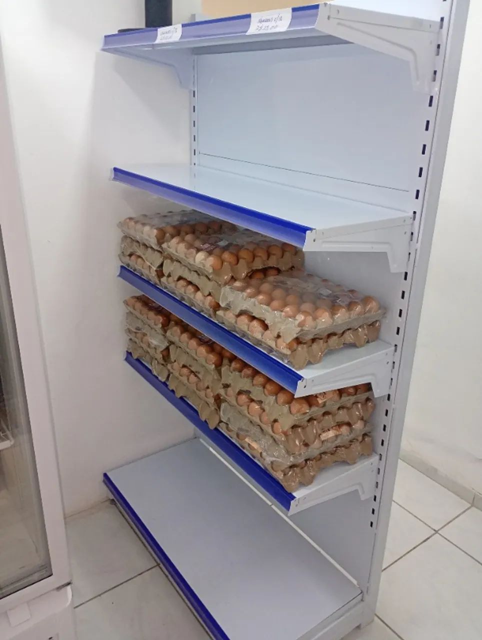 02 gôndolas comercial 