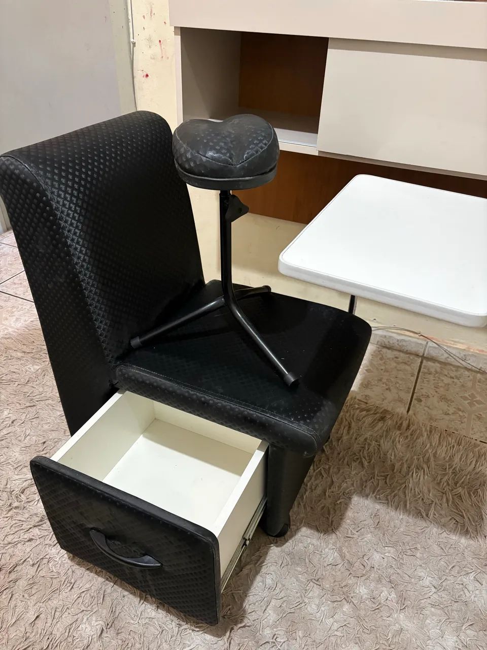 CARRINHO DE MANICURE COM TRIPÉ - Foto 3