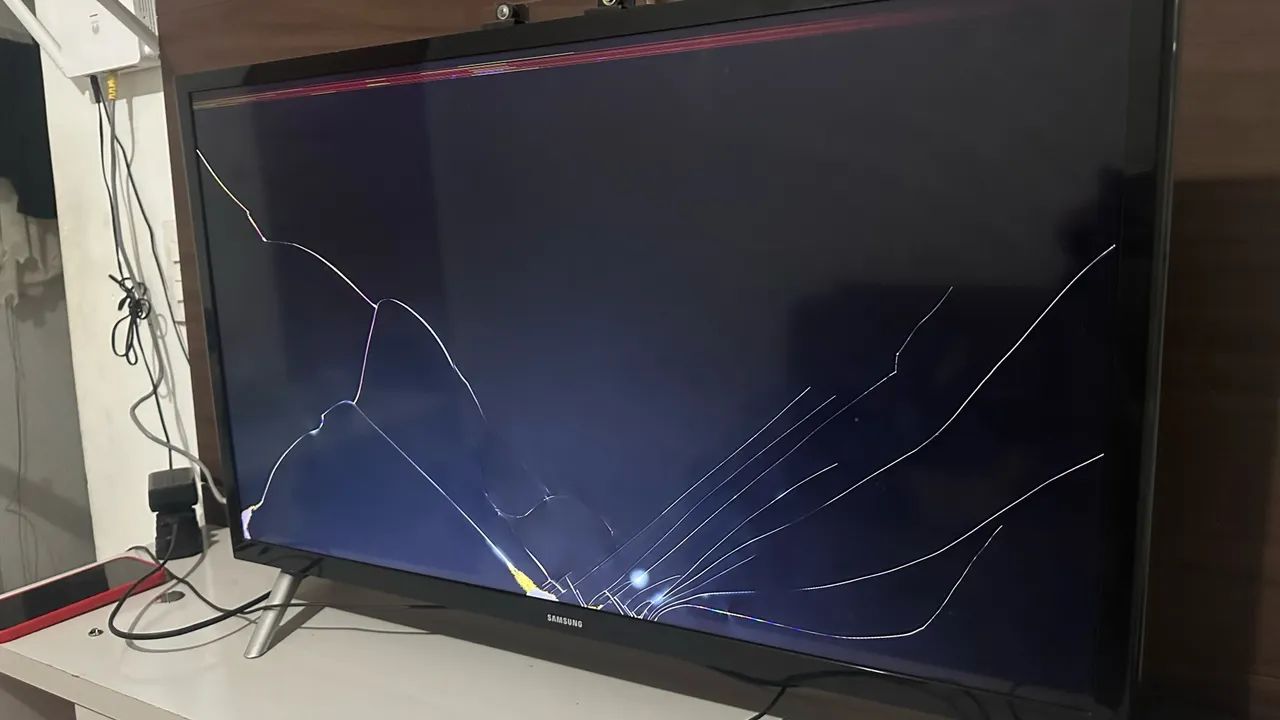 Vendo tv com defeito
