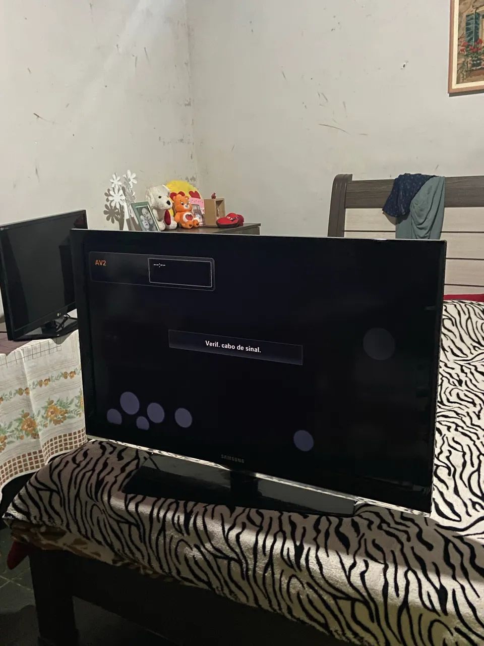 TV 40 polegadas,com defeito e não é smart  - Foto 3
