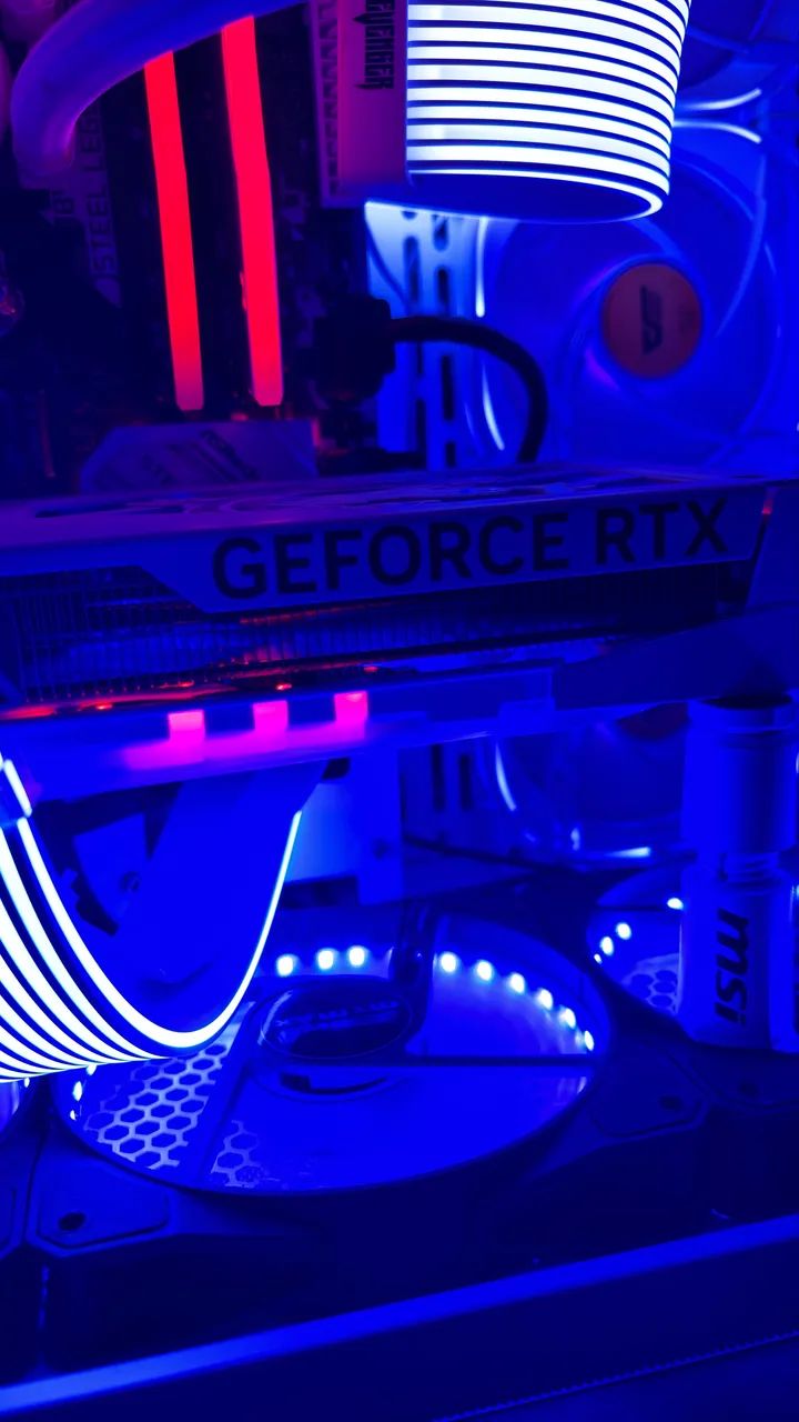Rtx 5060 8G Msi Gaming Trio White  - Foto 3