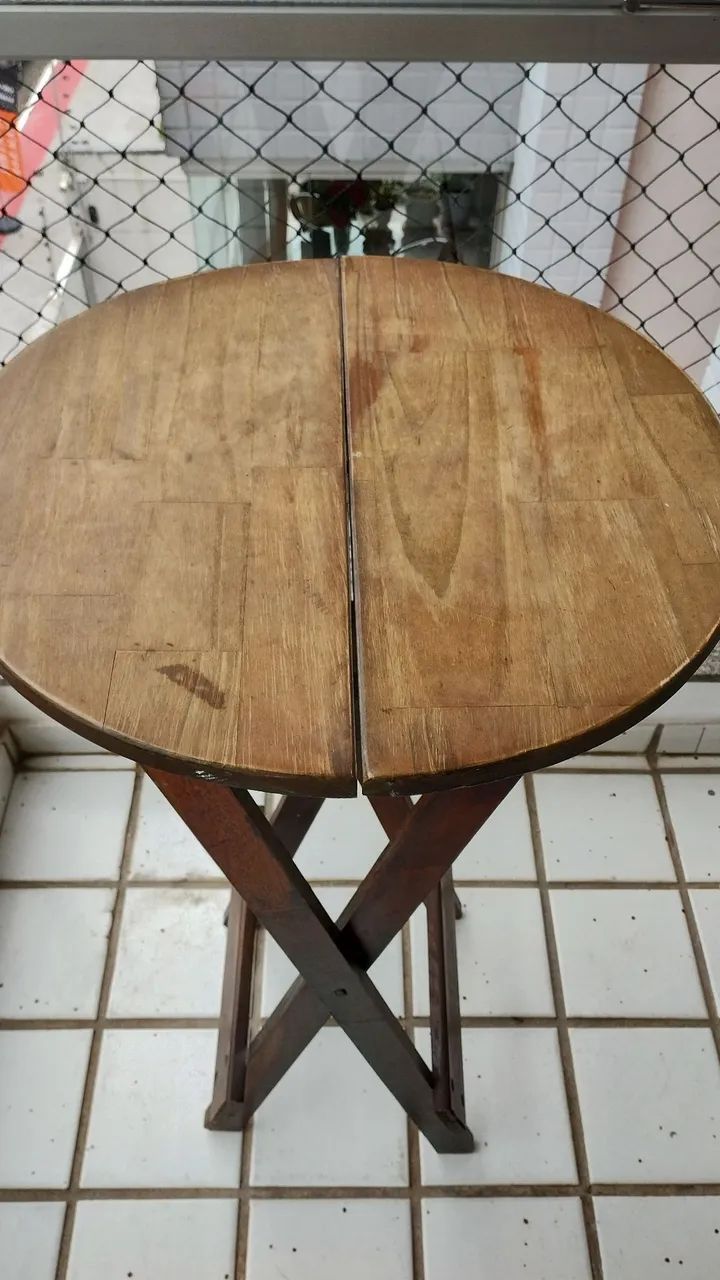 Mesa retrátil bistrô + duas cadeiras  - Foto 2