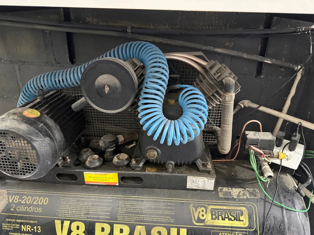 Compressor ar 200L funcionando com acessórios  - Foto 3