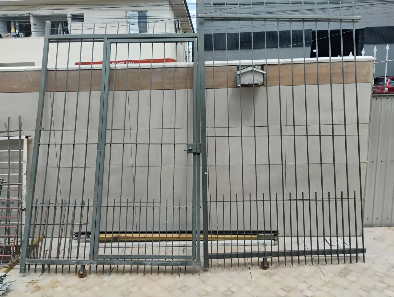 Lindo portão de ferro de correr - Foto 2