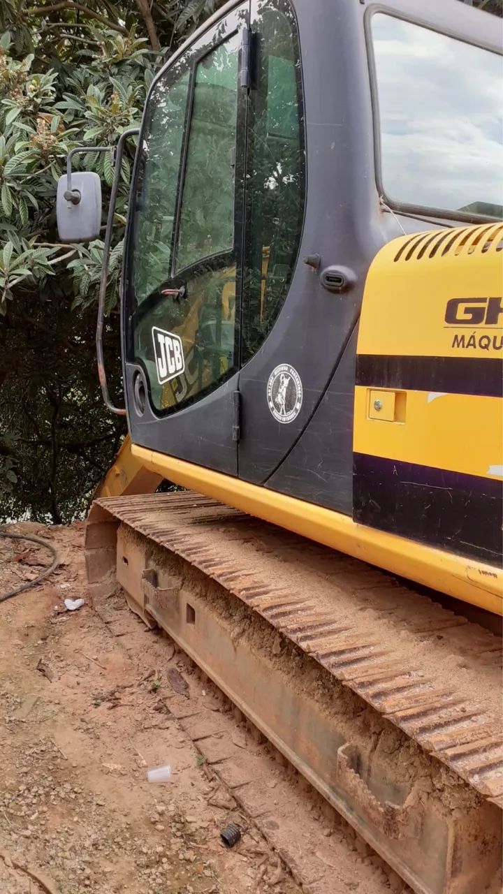 Escavadeira Jcb vc
