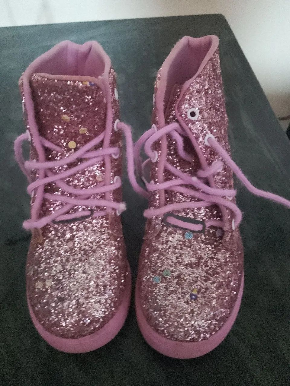 Bota infantil e sandalia