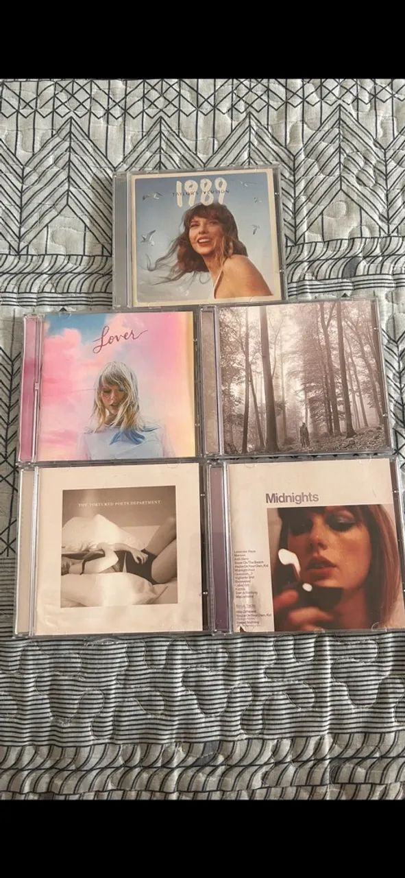 Lote com 5 CDs originais da Taylor Swift