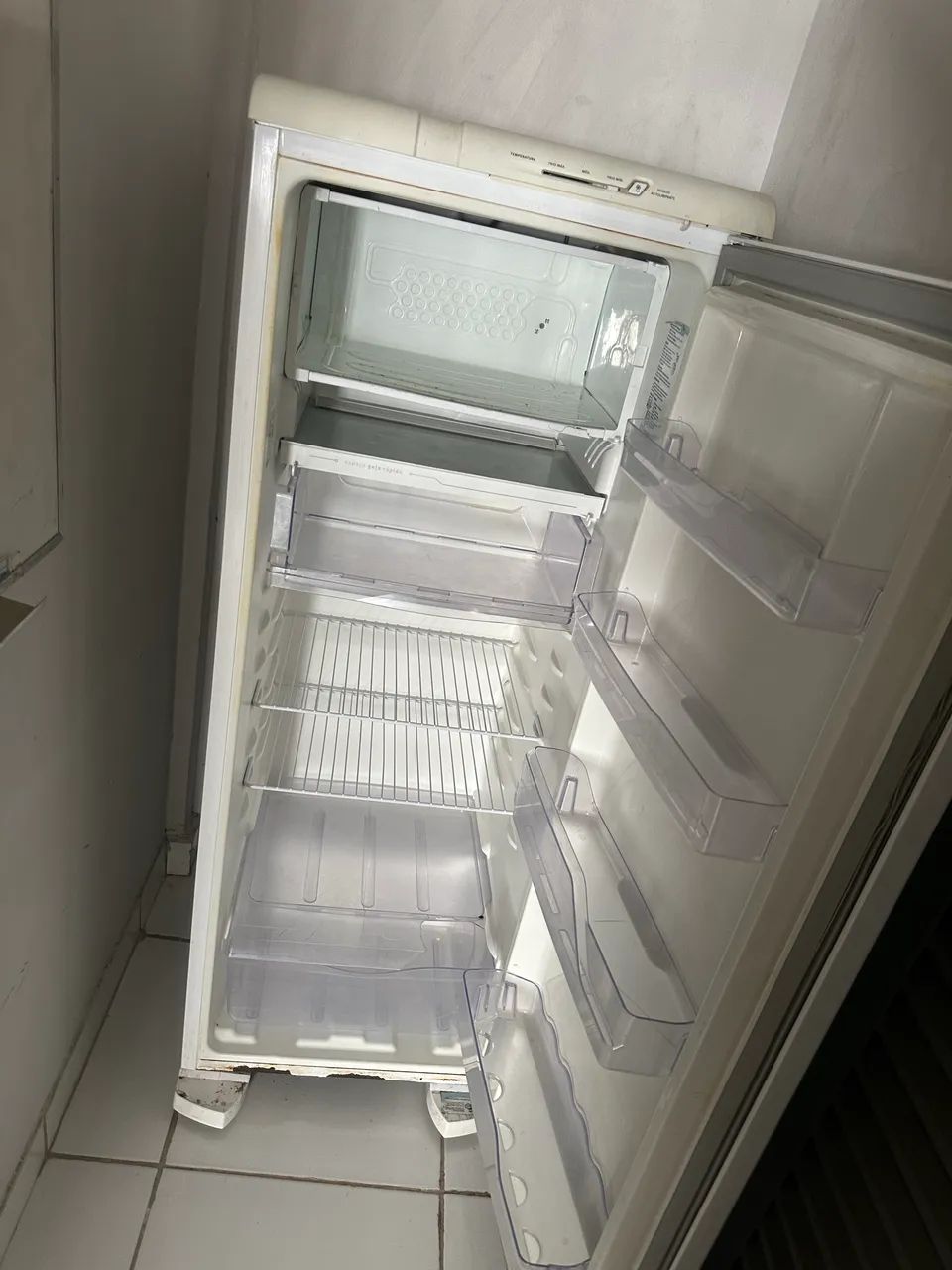 Geladeira Eletrolux 240L - Foto 2