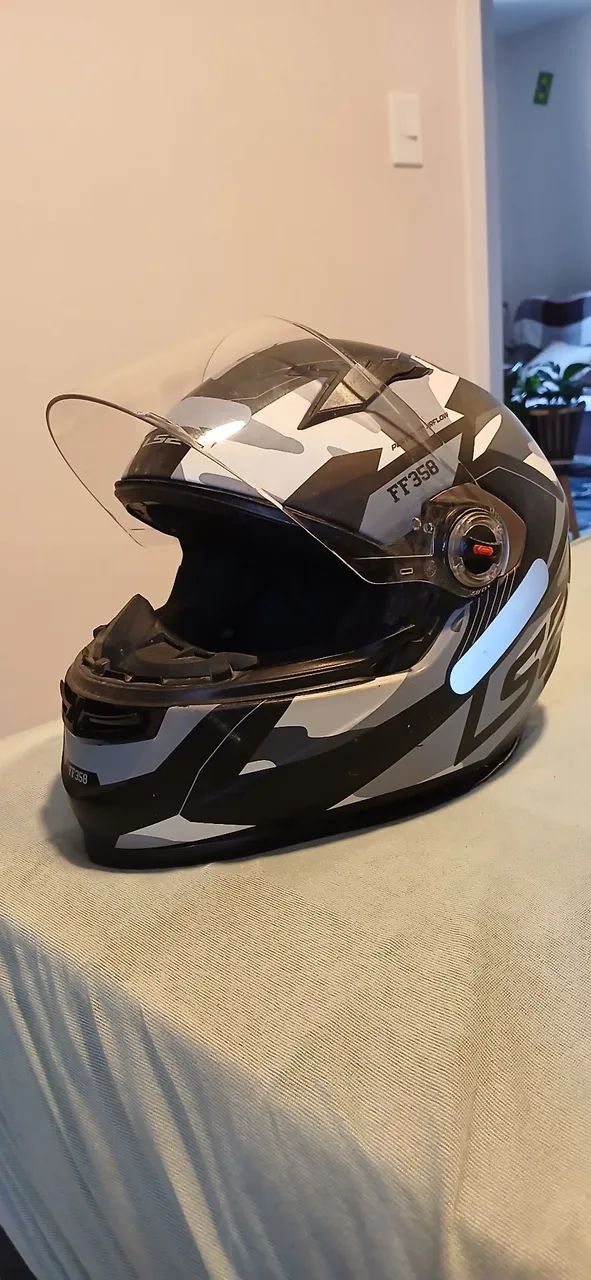 LS2 > Capacete