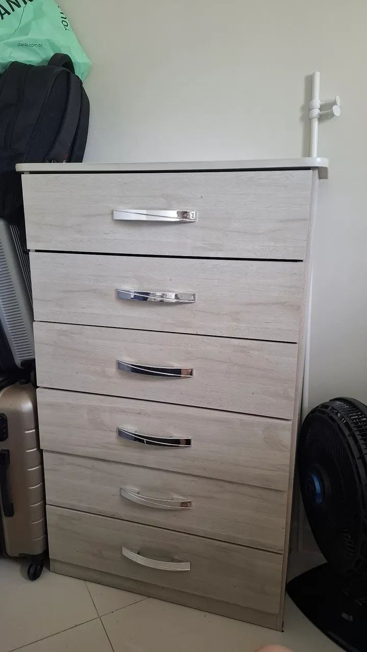 Cômoda 8 gavetas 