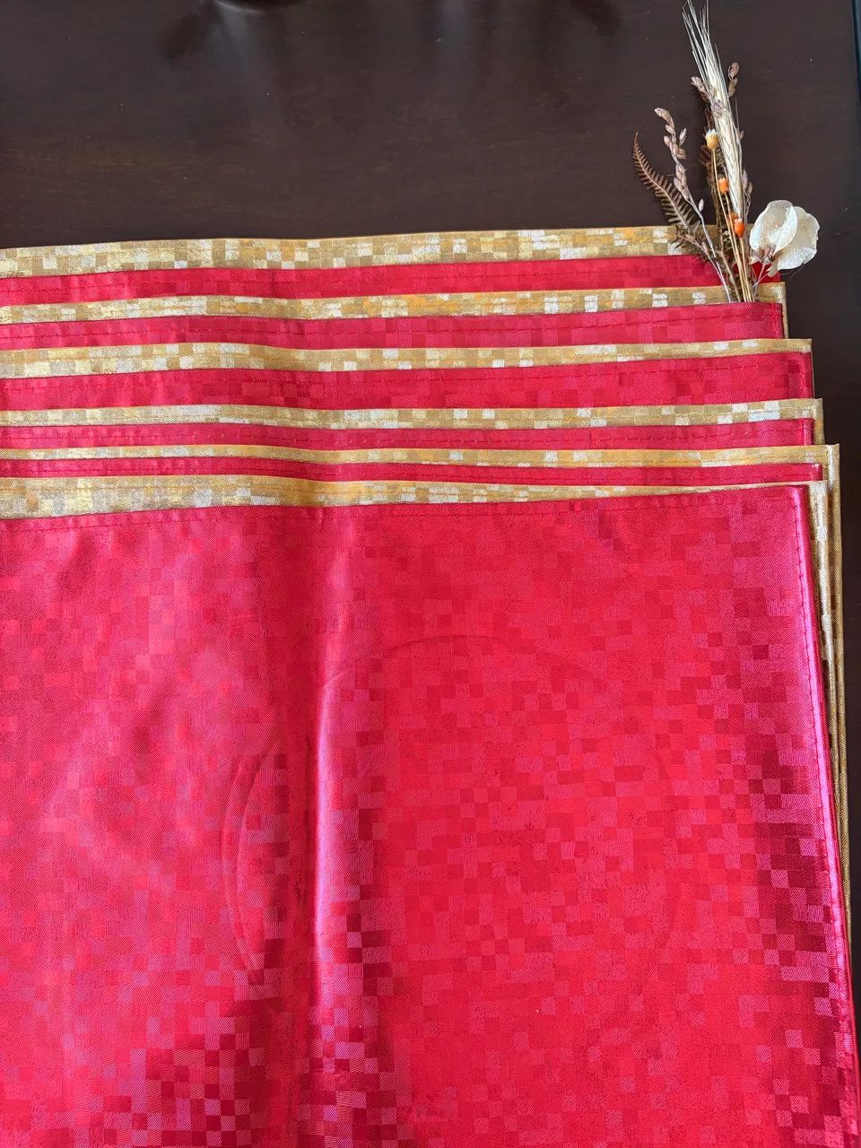 Kit jogo americano vermelho e dourado