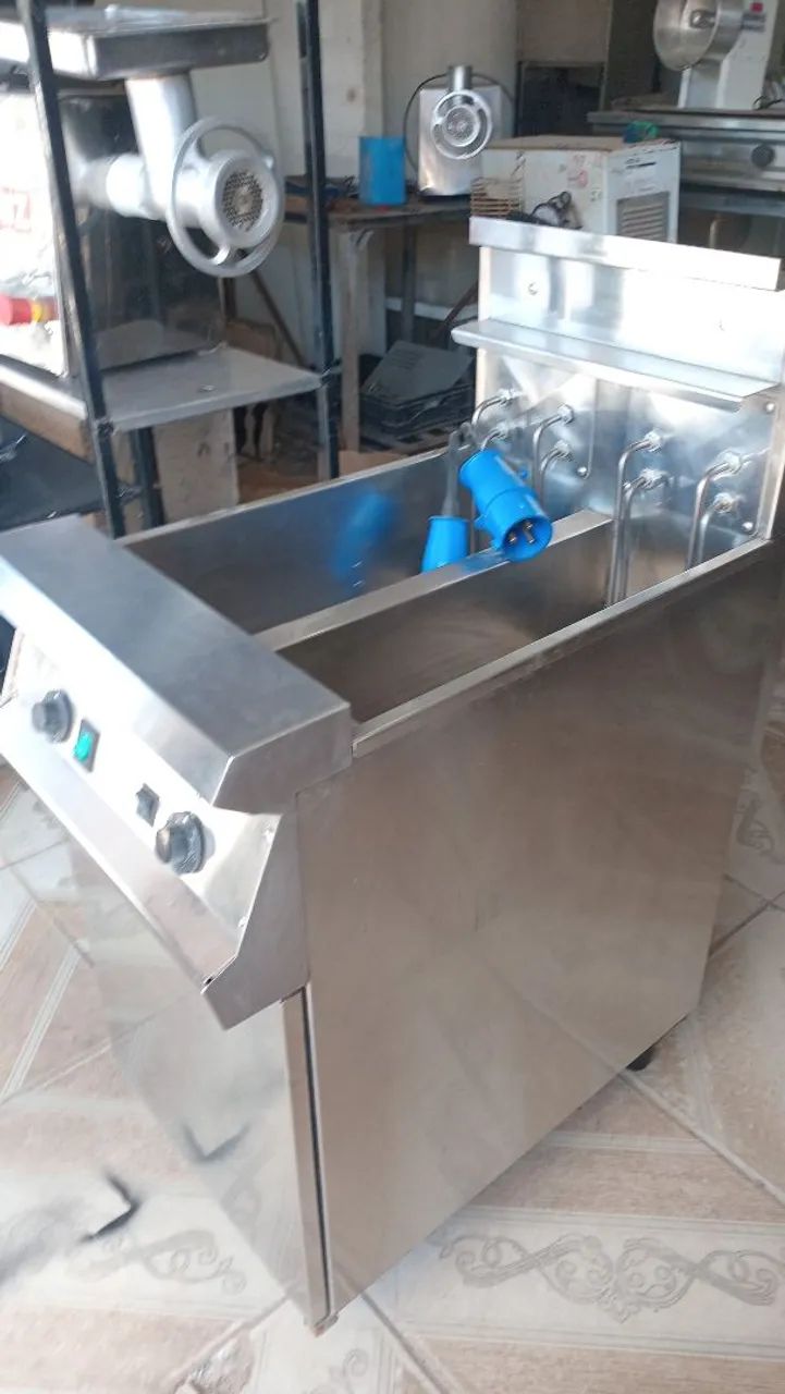 Fritadeira industrial não é agua e óleo  - Foto 2