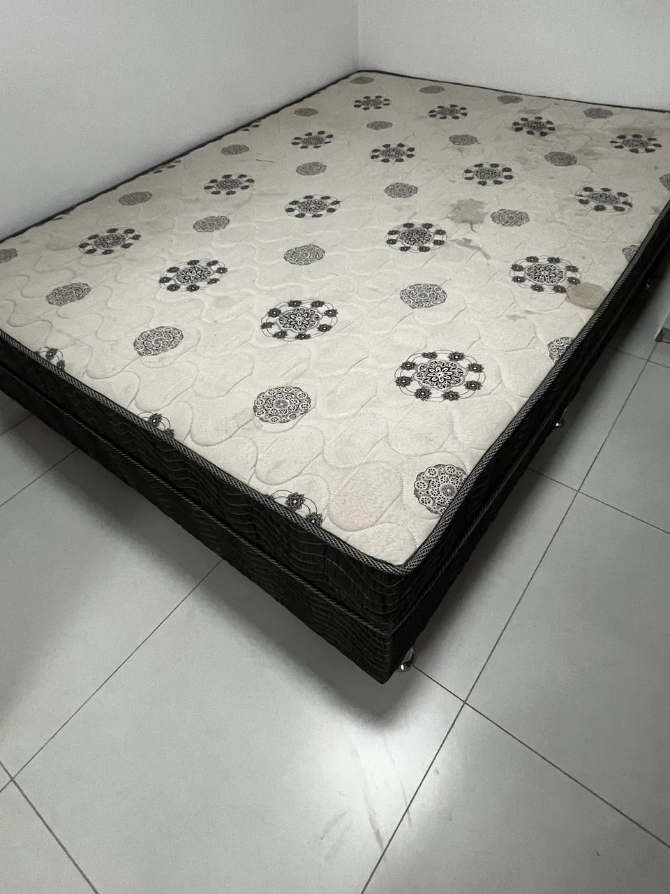 Cama box - Ortobom com molas integradas 1,86 x 1,38 - Foto 2
