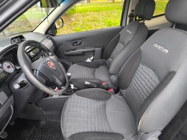 Fiat Strada Adventure1.8/ 1.8 Locker Flex CD 2013 - Foto 4
