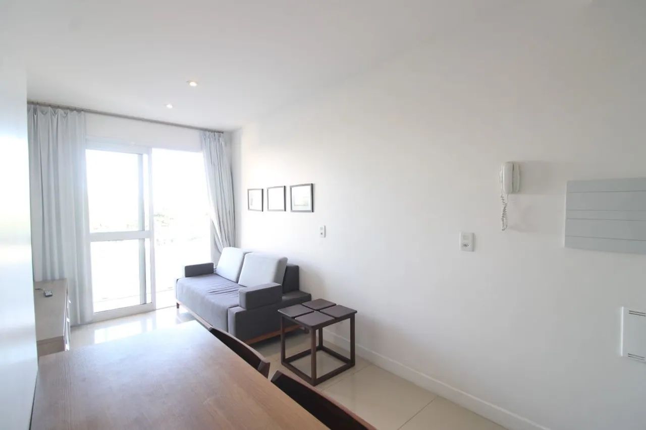 Studio 6677, Quarto e sala com varanda e todo mobiliado. Vaga,Lazer completo.