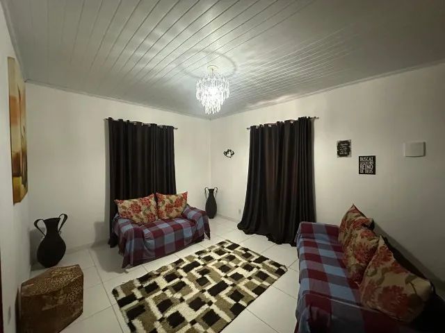 Casa refinada com ambientes funcionais e acolhedores - Foto 2