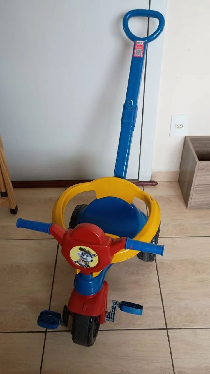 Triciclo de bebê 