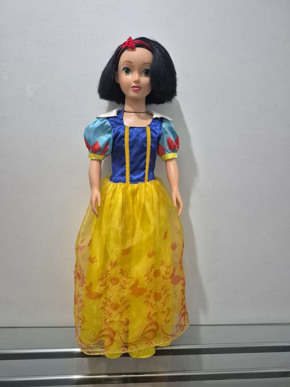 Boneca Branca de Neve com 78cm. 