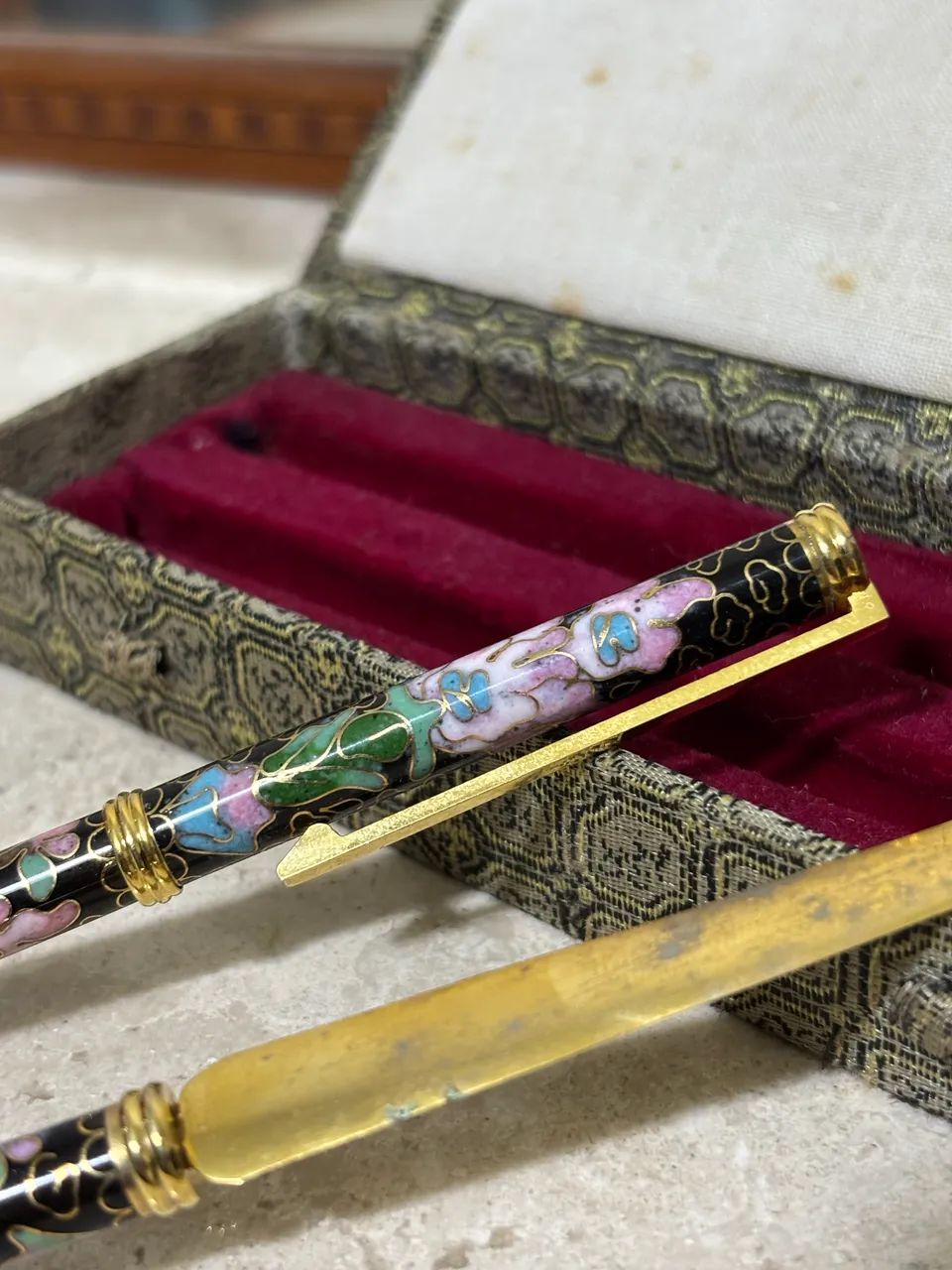 Estojo com caneta e abridor de cartas em cloisonè - Foto 4