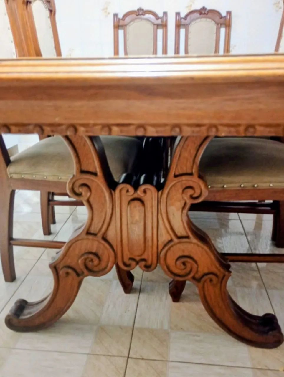 Mesa madeira maciça 8 cadeiras 2,20m x 1m - Foto 3
