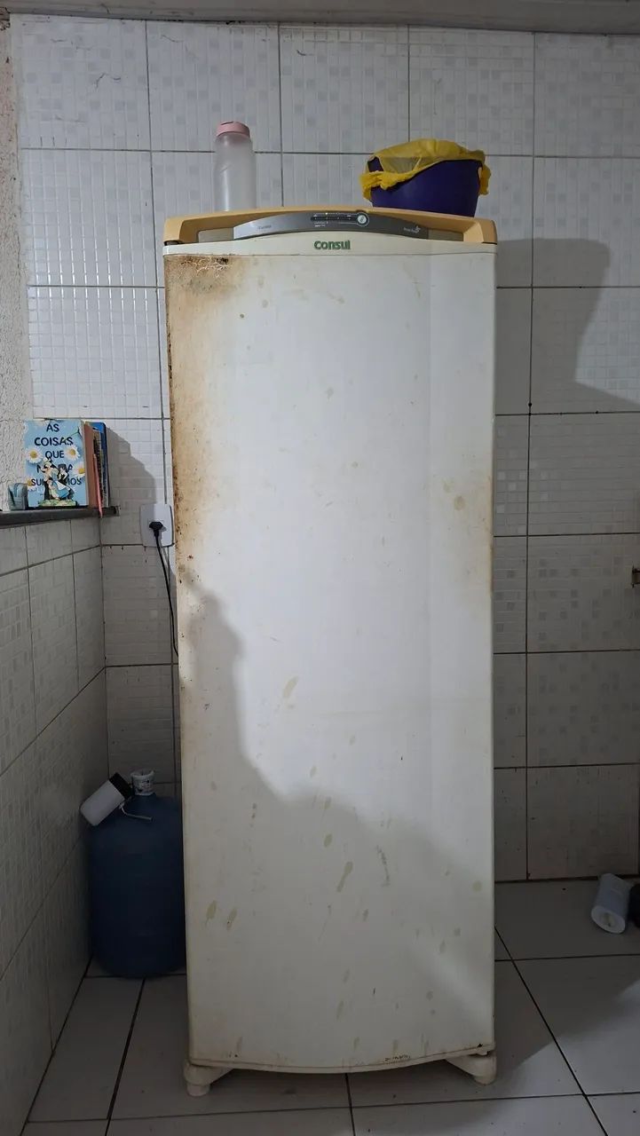 Geladeira Consul quebrada 