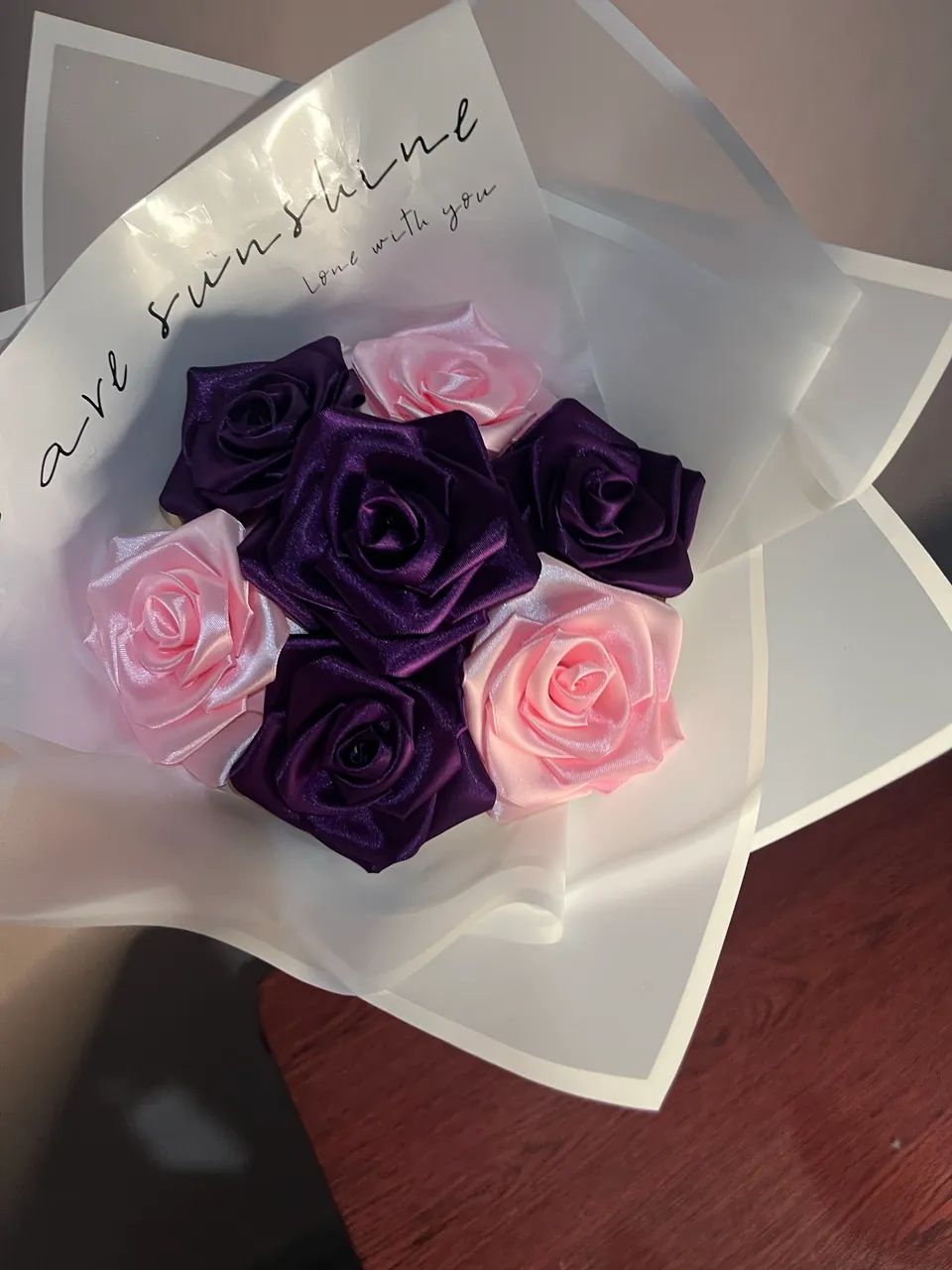 Buquê de rosas de cetim - Foto 2