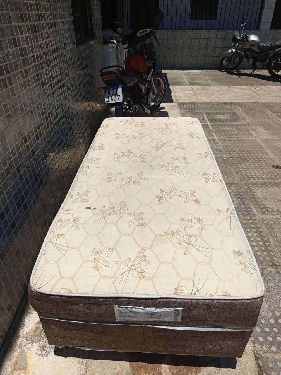 Vendo cama de solteiro  - Foto 4